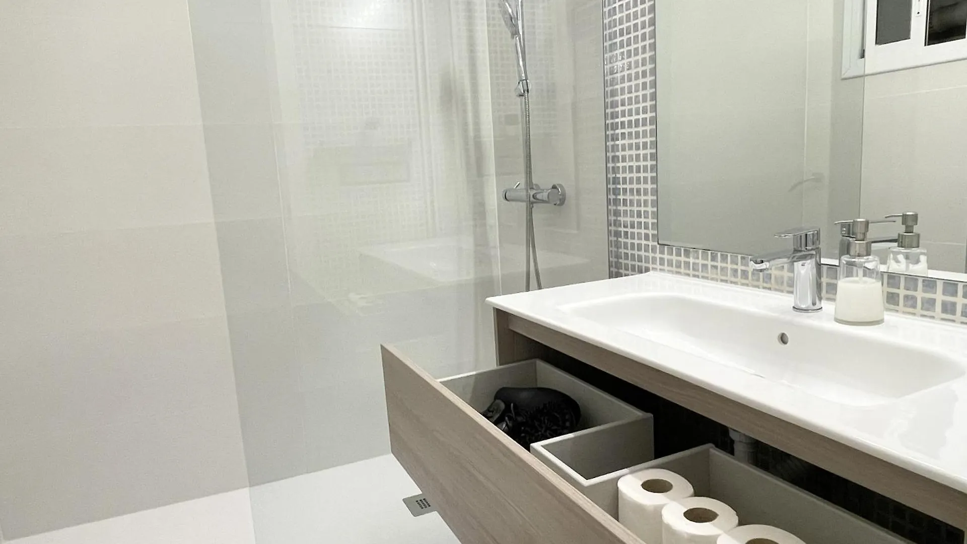 شقة Duplex In Gracia برشلونة إسبانيا